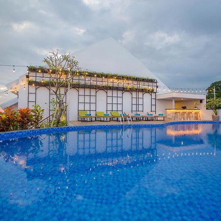 Rv Hotel Gianyar Ubud  Bagian luar foto