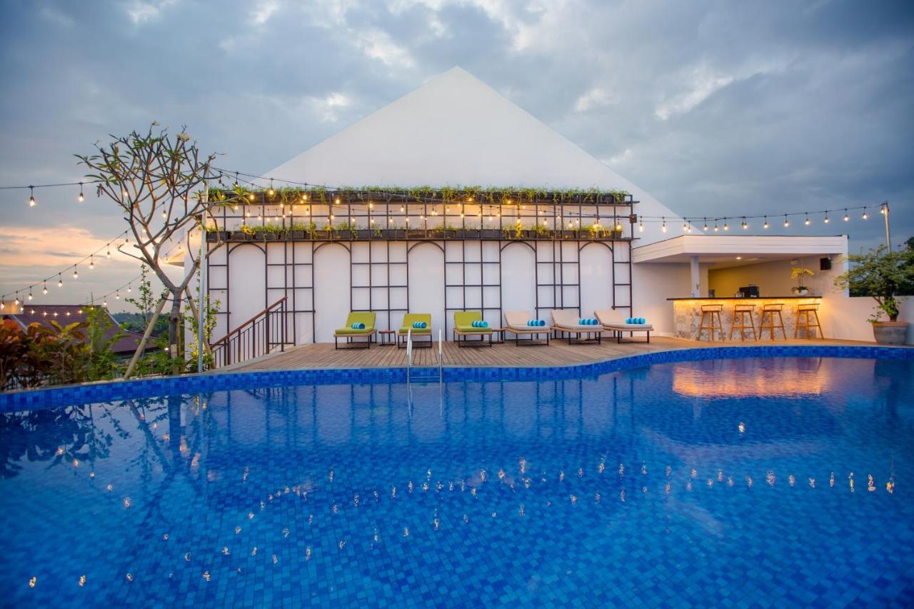 Rv Hotel Gianyar Ubud  Bagian luar foto