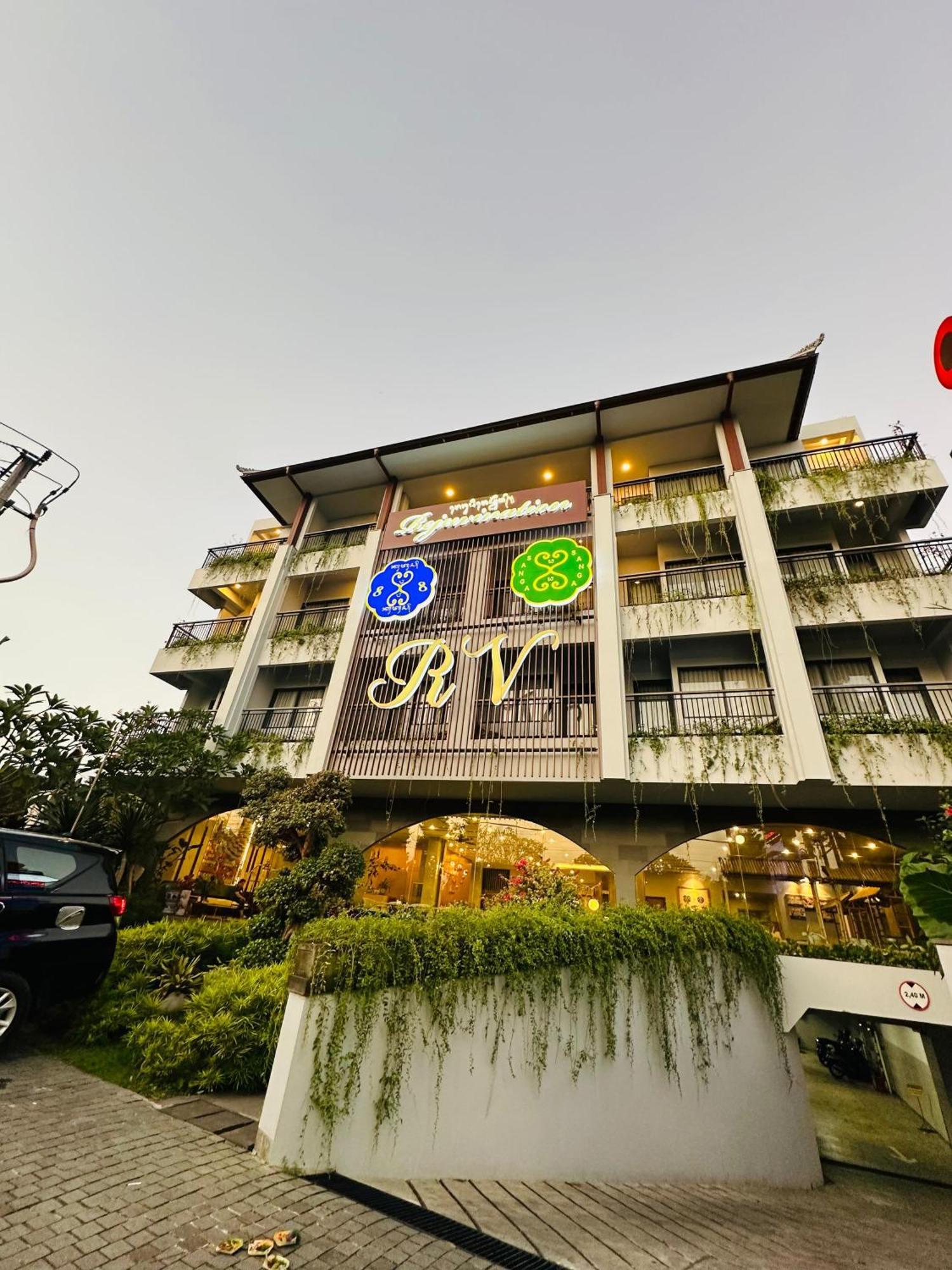 Rv Hotel Gianyar Ubud  Bagian luar foto