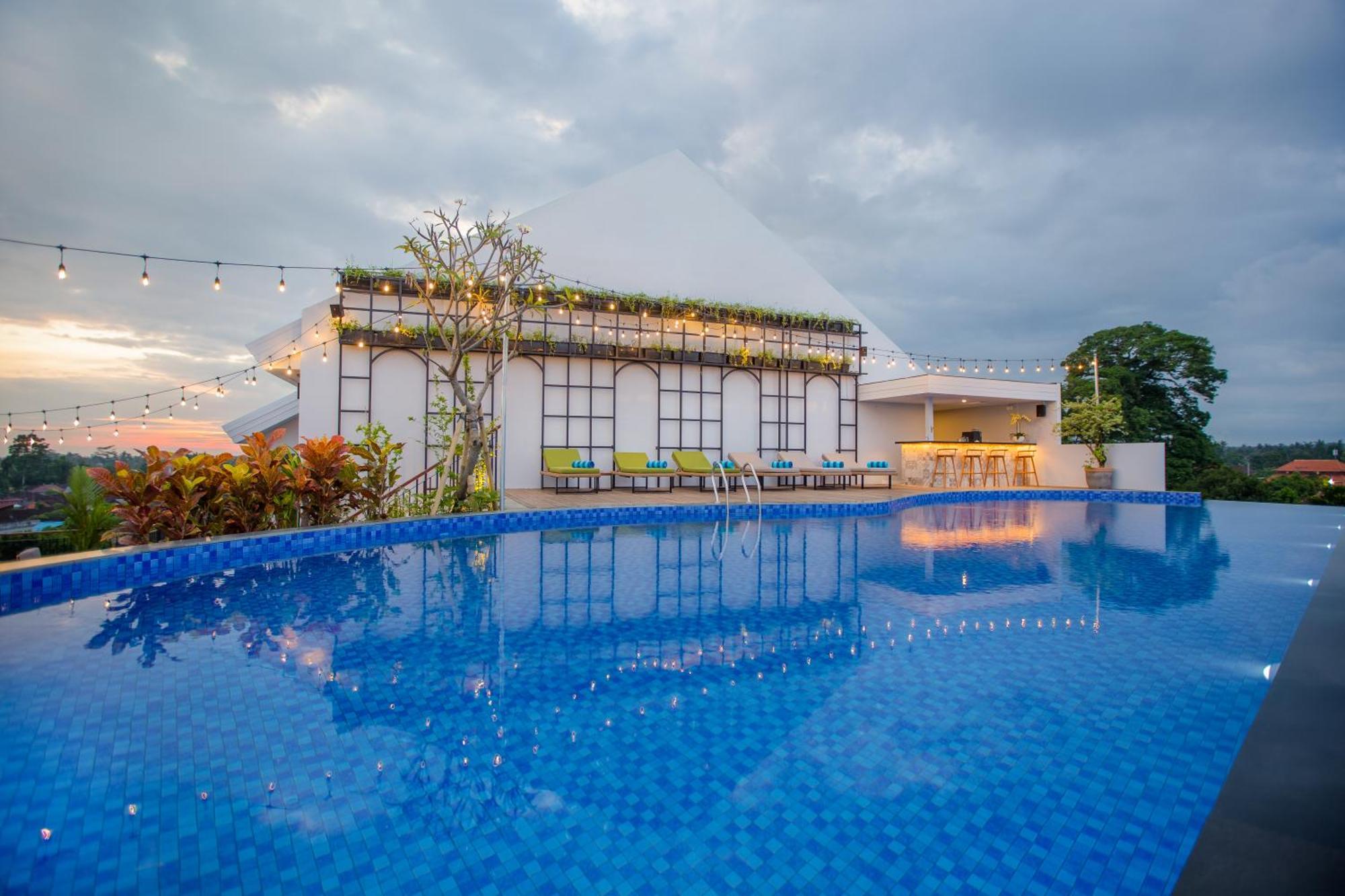 Rv Hotel Gianyar Ubud  Bagian luar foto