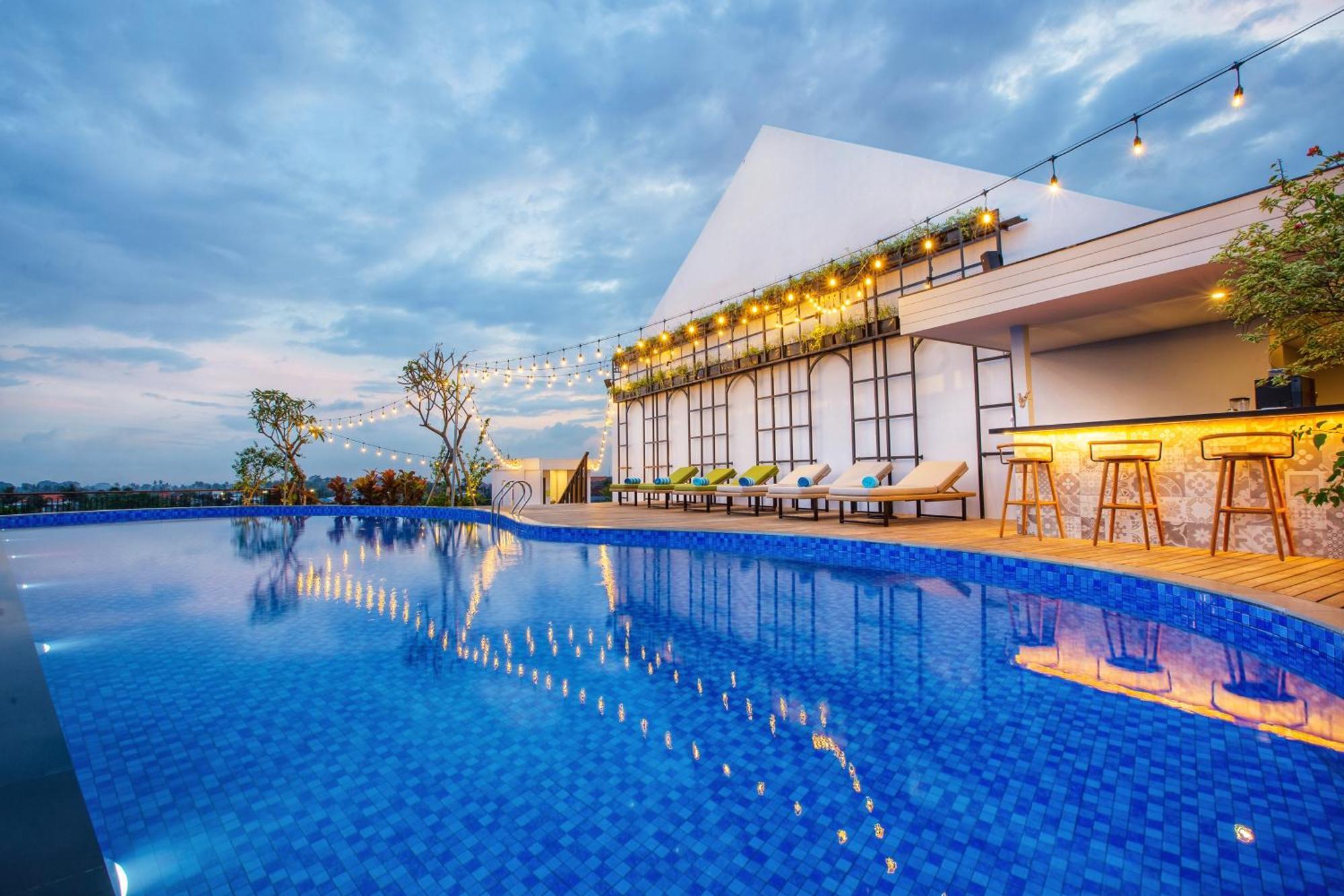 Rv Hotel Gianyar Ubud  Bagian luar foto